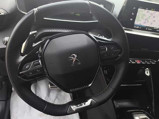 Peugeot 2008 PureTech 130 S&S EAT8 GT