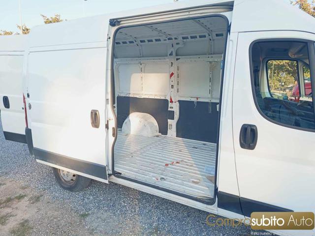 PEUGEOT Boxer 330 2.2 BlueHDi 120 S&S PC-TM Furgone