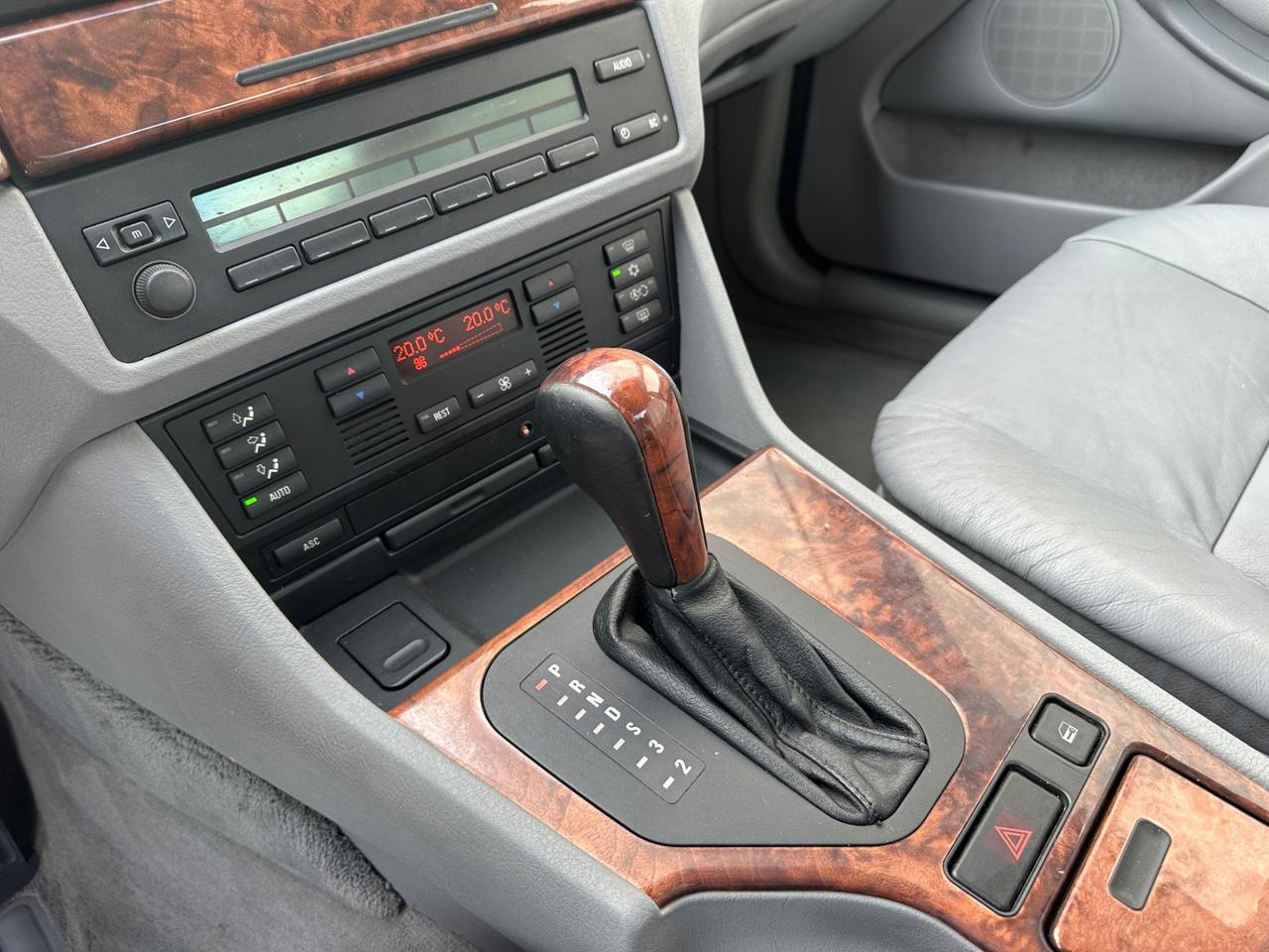 Bmw 520i 24V cat Automatica