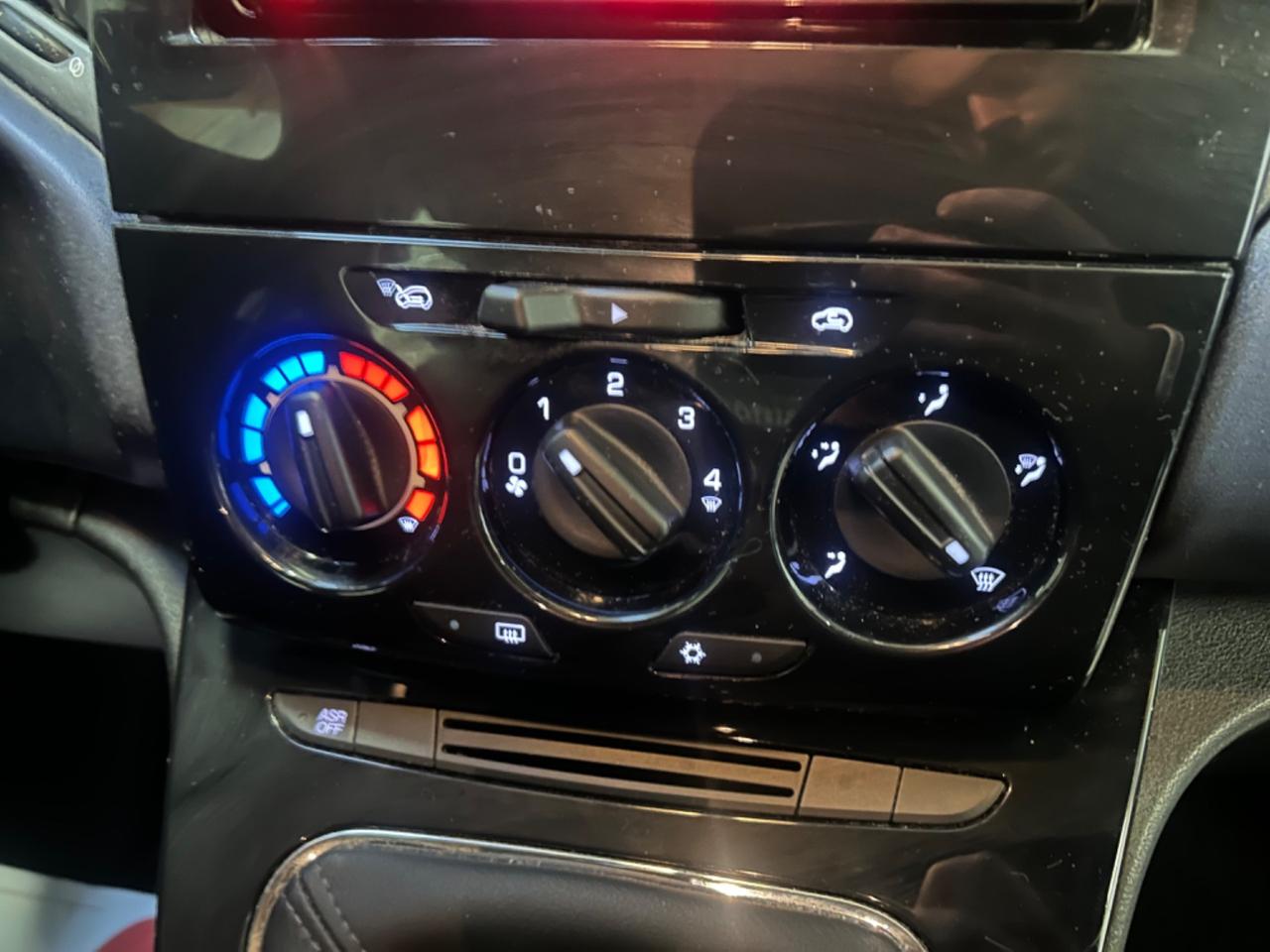 Lancia Ypsilon 1.2 69 CV 5 porte Platinum