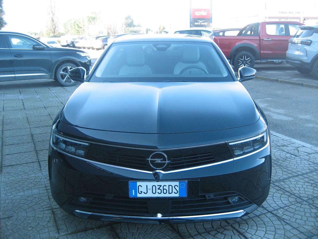 Opel Astra 1.6 Plug-in Hybrid 180 CV AT8 Business Elegance
