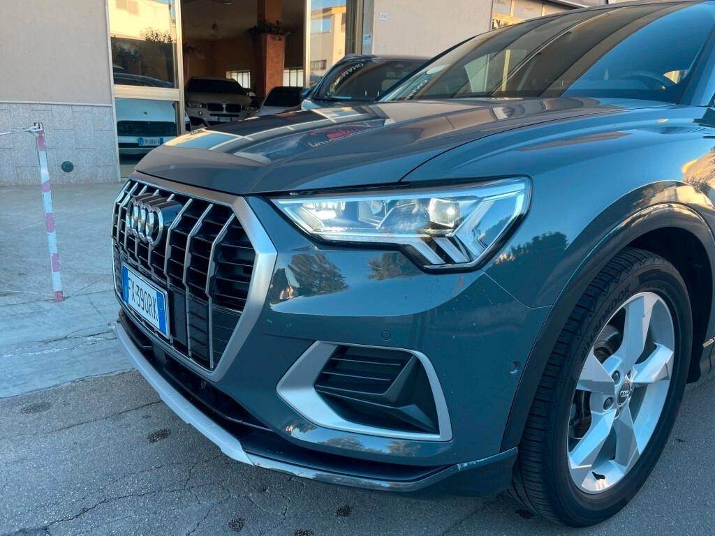 Audi Q3 35 TDI S tronic Business Advanced con fari MATRIX