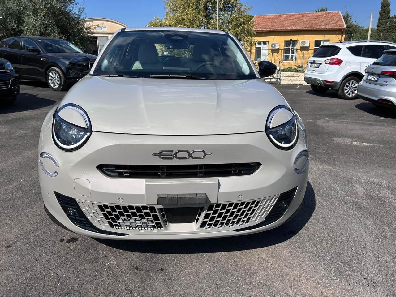 Fiat 600 Hybrid 110 CV DCT MHEV La Prima