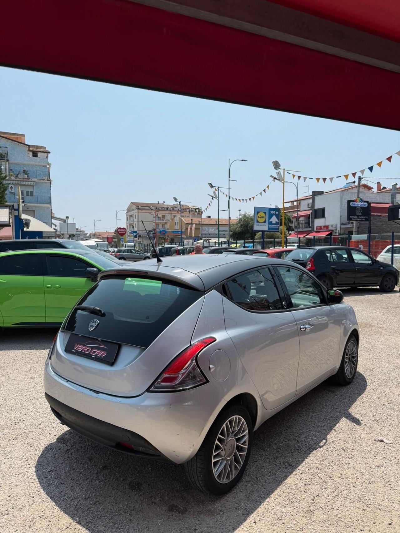 Lancia Ypsilon 1.2 69 CV 5 porte GPL Ecochic Silver