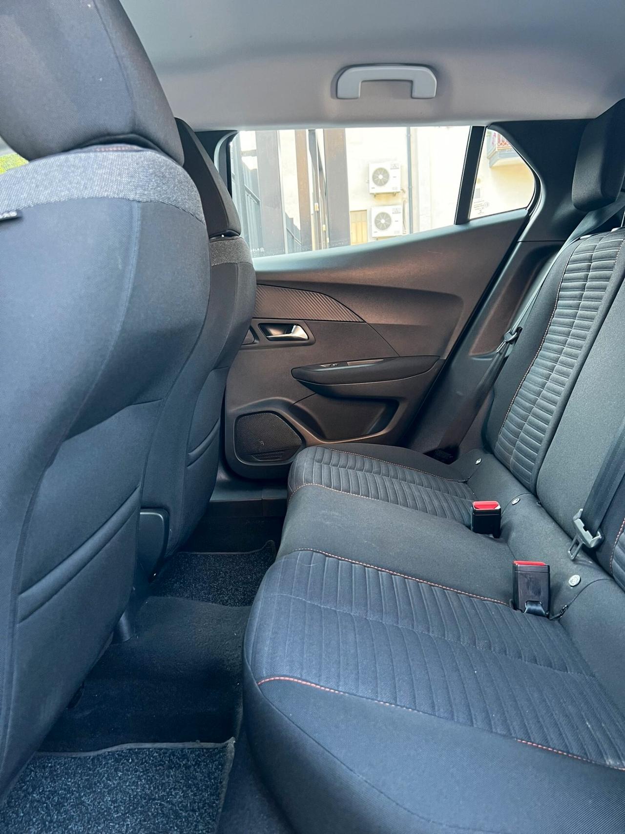 Peugeot 2008 Blue HDI 1.5 SRS Active