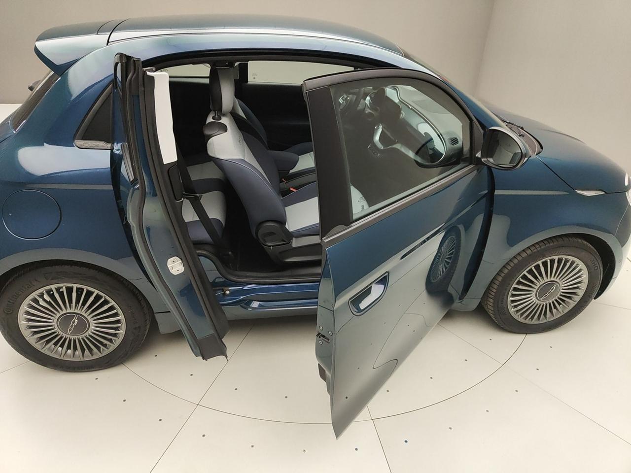 FIAT 500e 3+1 500E 3+1 320KM 118CV 42KW ICON+