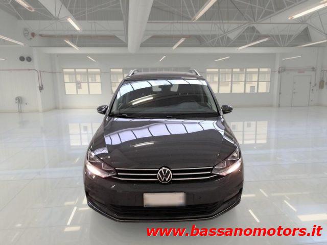 VOLKSWAGEN Touran 2.0 TDI 150 CV SCR DSG Executive BMT in arrivo