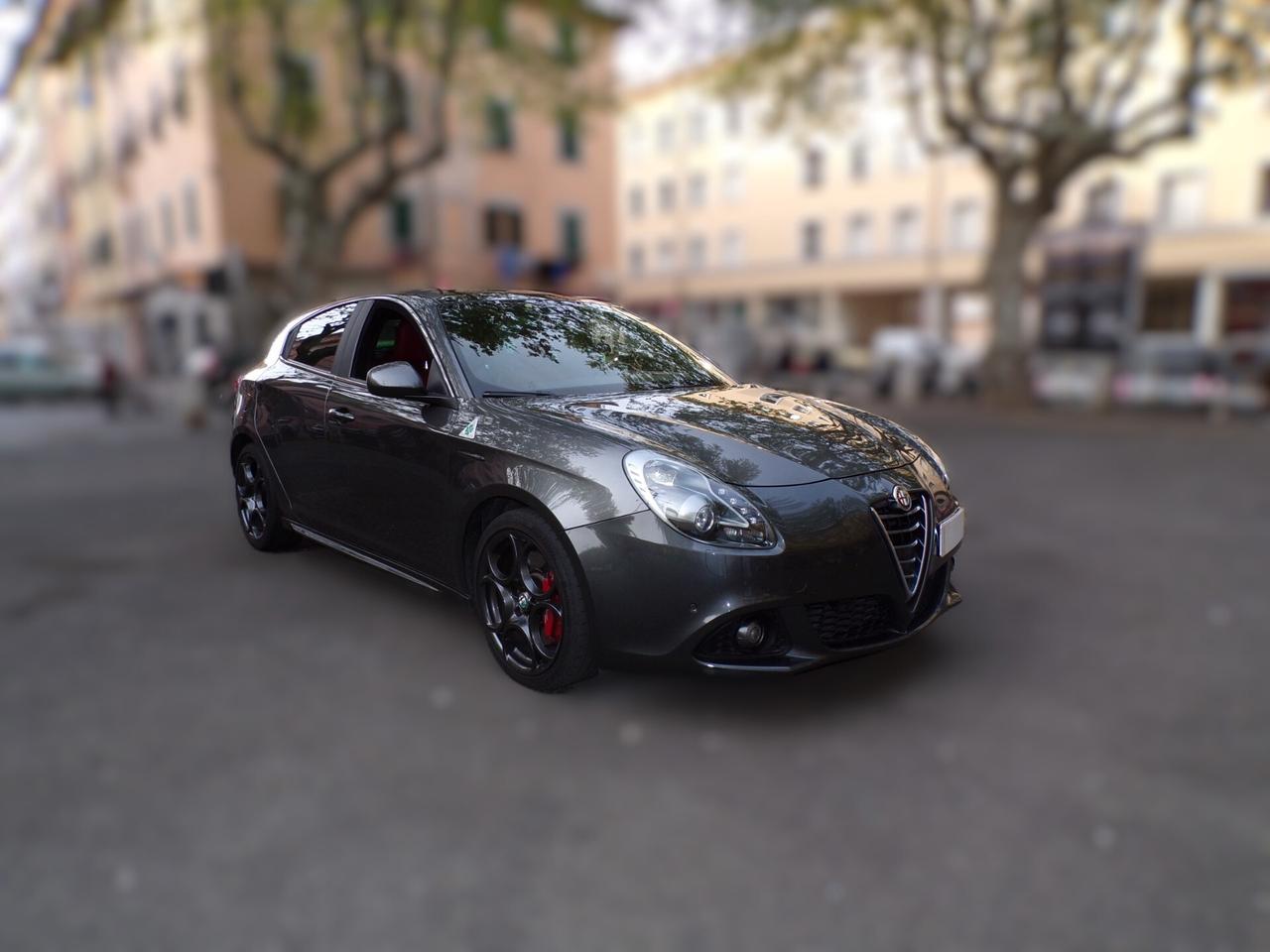 ALFA ROMEO GIULIETTA SECONDA SERIE QUADRIFOGLIO VERDE 241CV DEL 2015