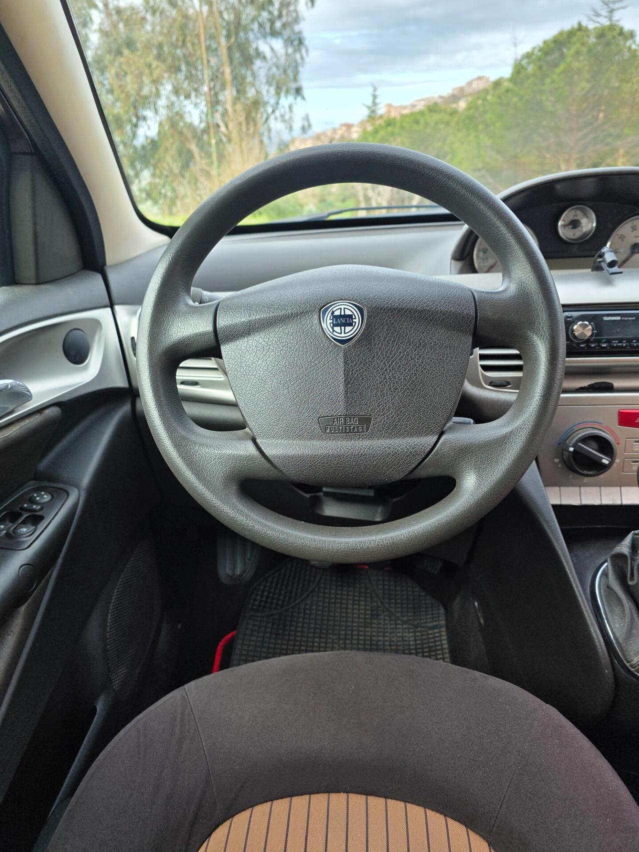 Lancia Ypsilon 1.2 Platino