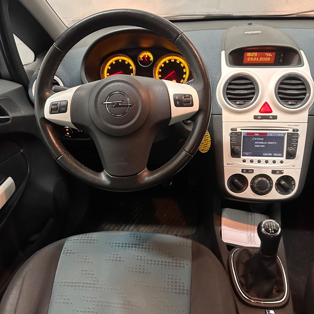 Opel Corsa 1.4 16V 5 porte Cosmo NEOPTENTATI