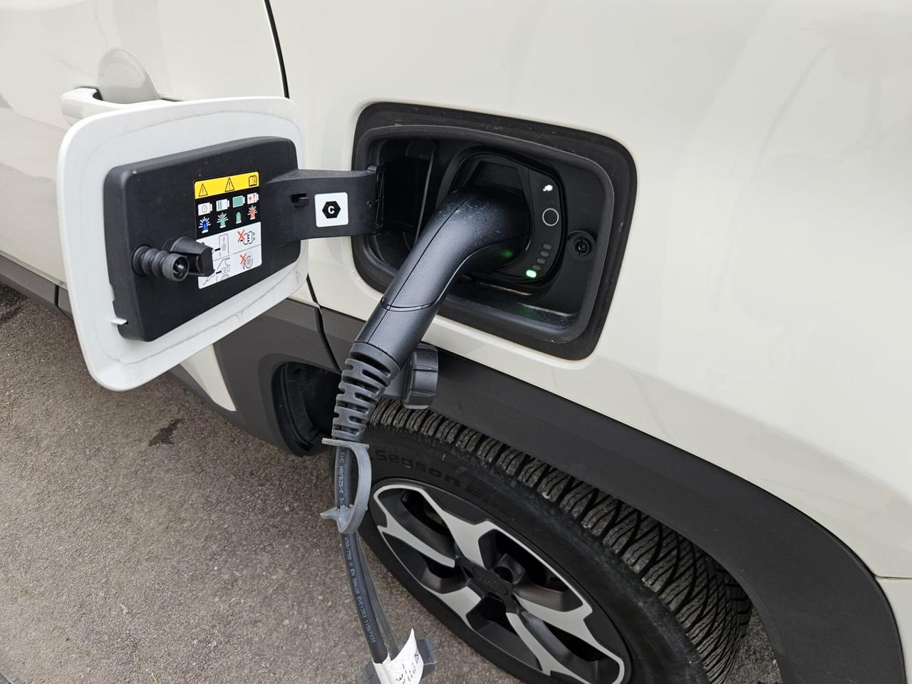 Jeep Renegade 1.3 T4 240CV PHEV 4xe AT6 Trailhawk