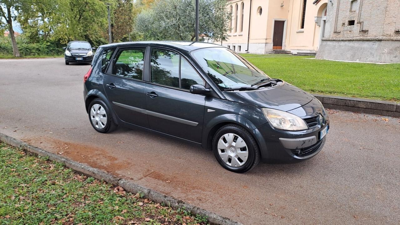 Renault Scenic Grand Scénic 1.9 dCi/130CV