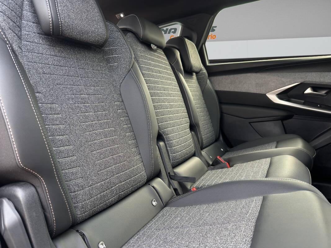 Peugeot 5008 1.2 hybrid Allure 145cv 7 posti Automatica