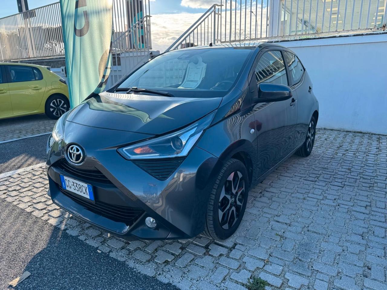 Toyota Aygo Connect 1.0 VVT-i 72 CV 5 porte x-fun