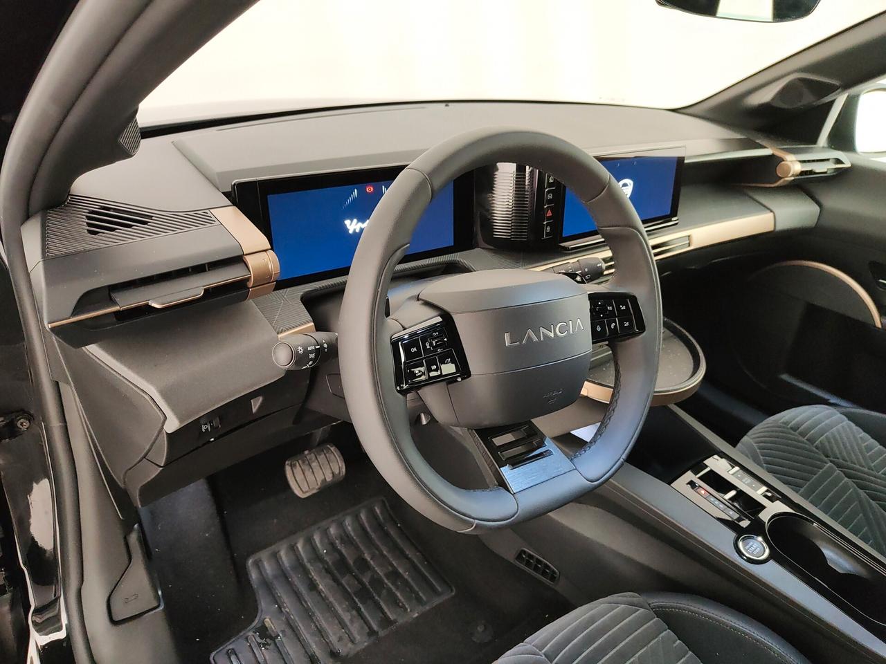 Lancia Ypsilon Hybrid e-DCT LX