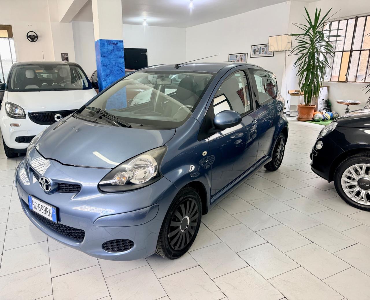 Toyota Aygo 1.0 12V VVT-i 5 porte Sol