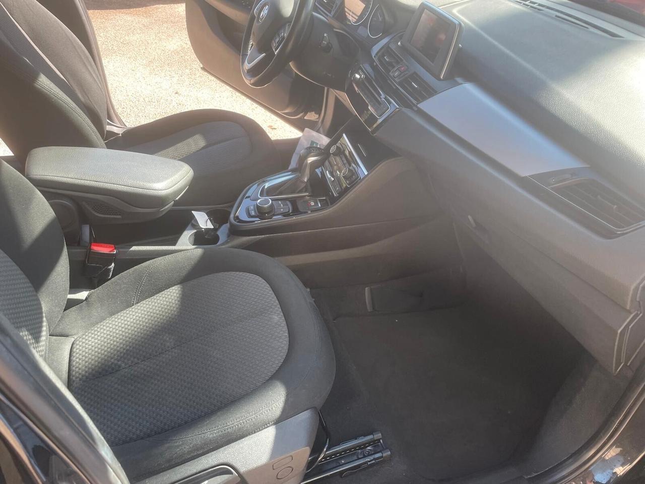 Bmw 2er Active Tourer 218d Luxury AUTOM.