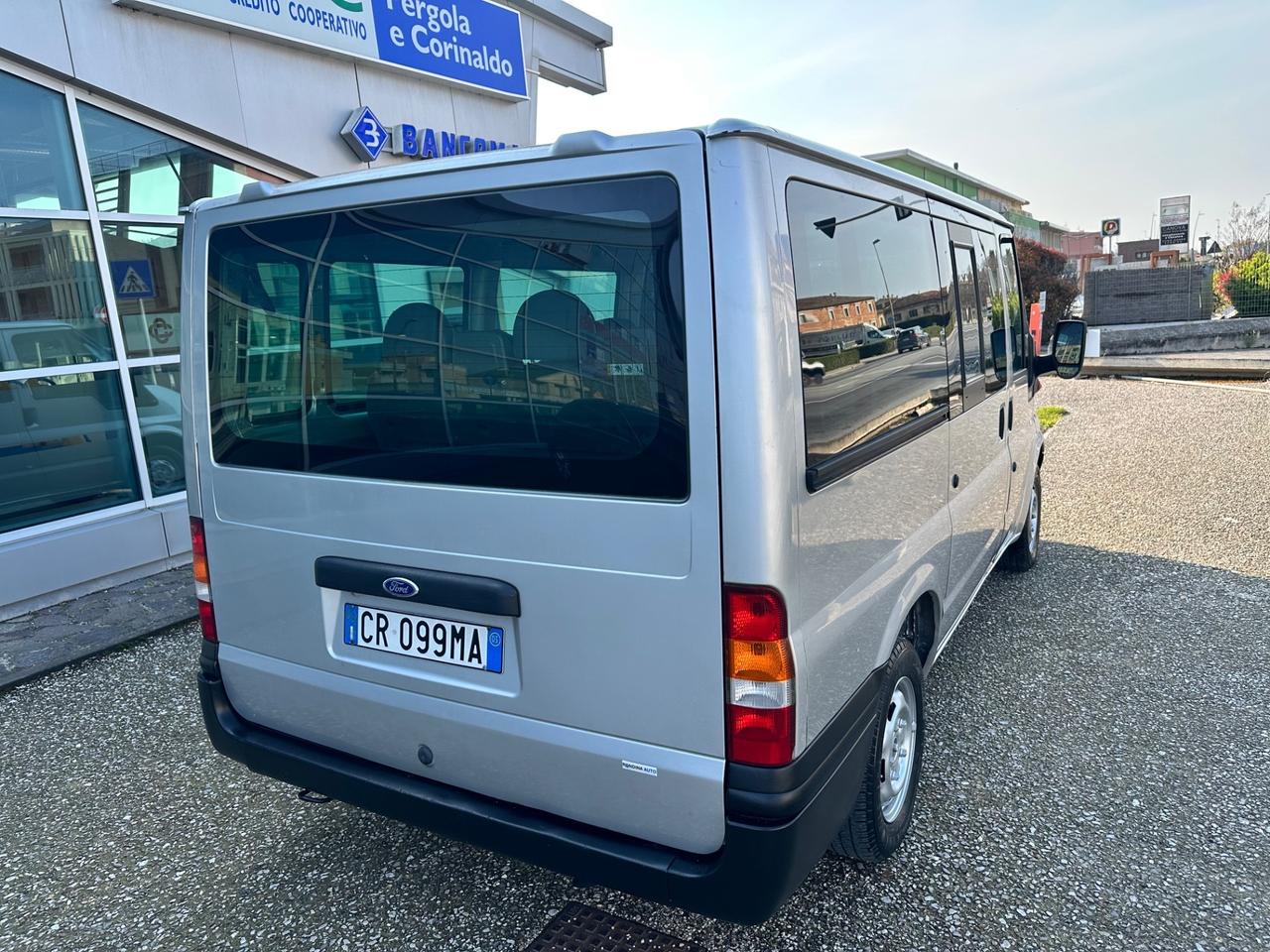 Ford Transit 9 posti t300 2.0 TD/100 74kw 101cv neopatentati