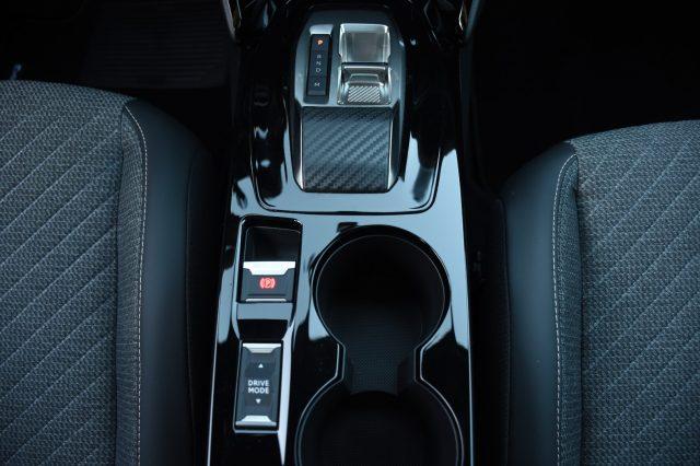 PEUGEOT 2008 BlueHDi 130 S&S EAT8 Allure