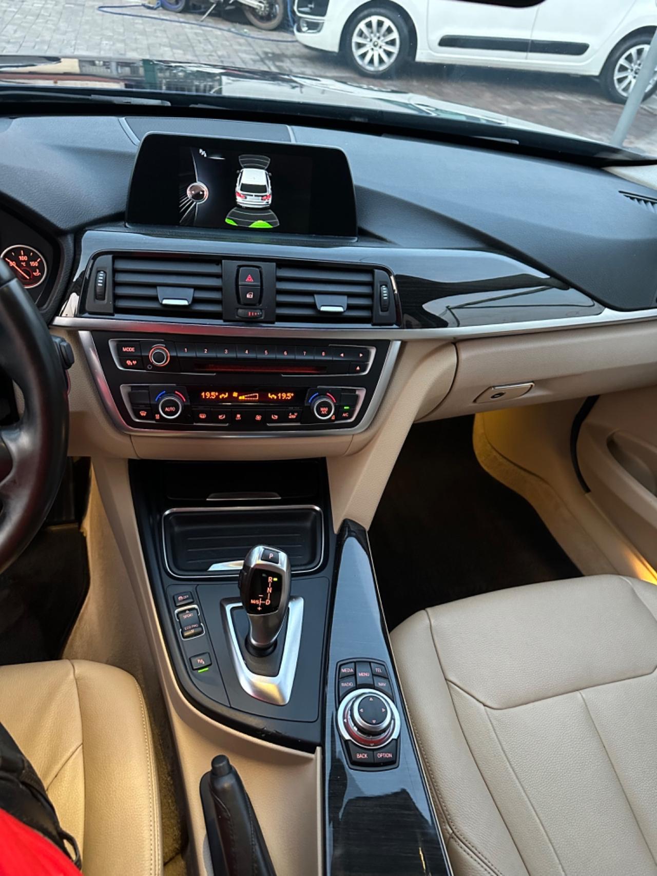 Bmw 320 320d xDrive Touring Luxury