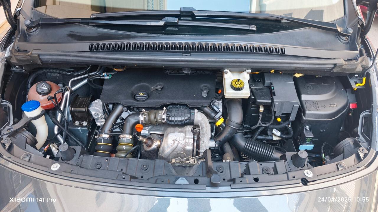 Peugeot 3008 1.6 HDi 115CV/Navi/Active 2015