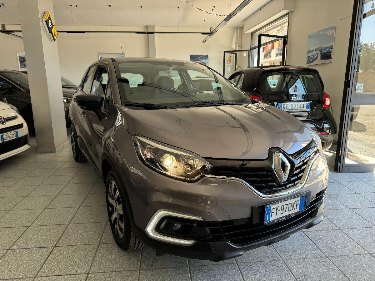 RENAULT - Captur - dCi 8V 90 CV Business UNICO PROP/ IVA DEDUCIBILE/ NAVIGATORE/ XENO/ PDC