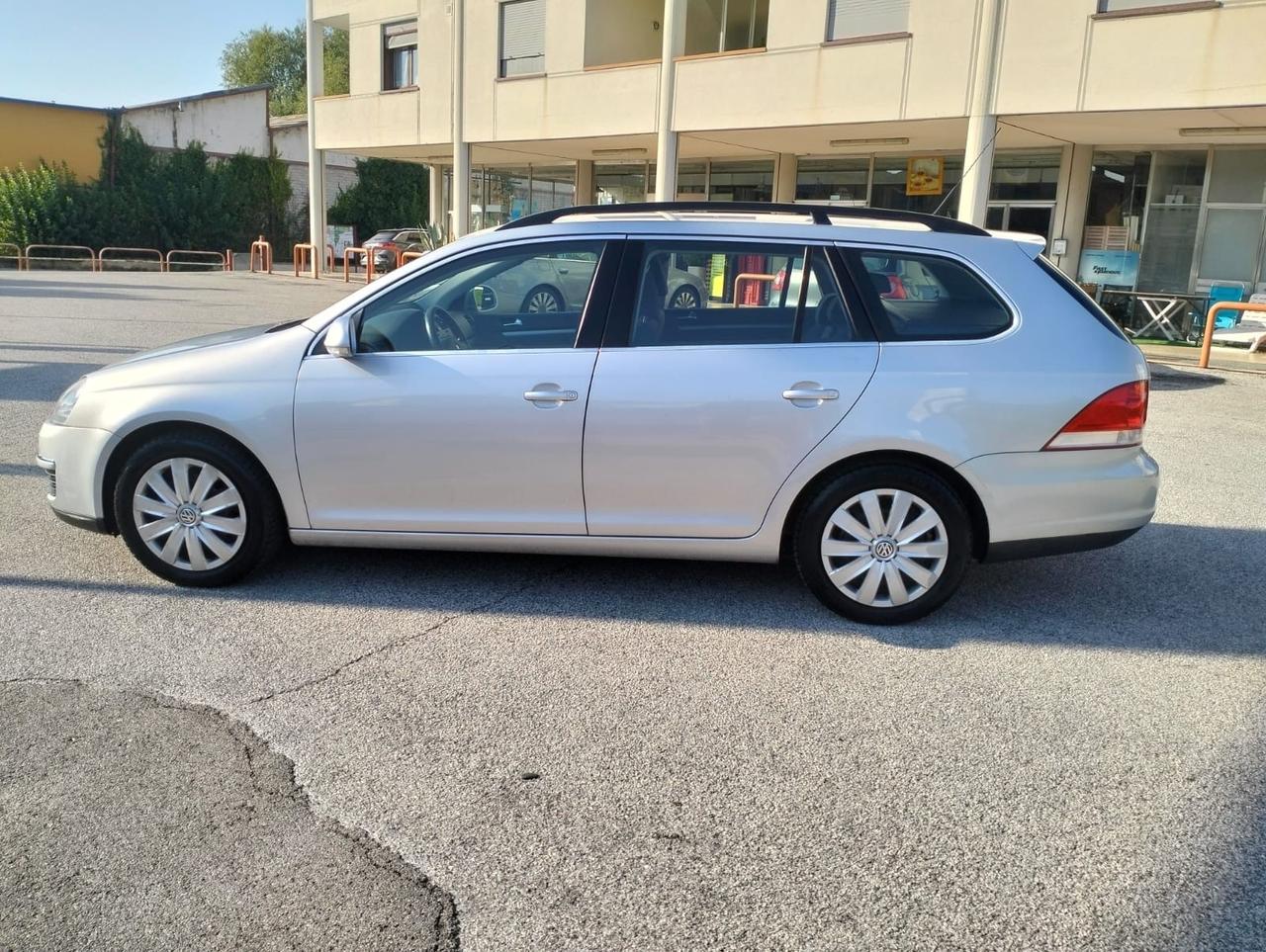 Volkswagen Golf Var. 1.6 Comfortline