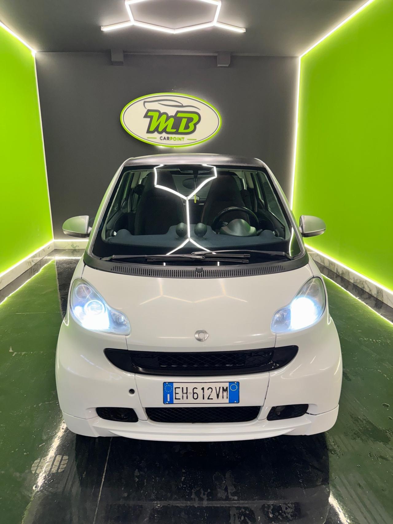 Smart ForTwo 52 kW MHD coupé White Tailor Made