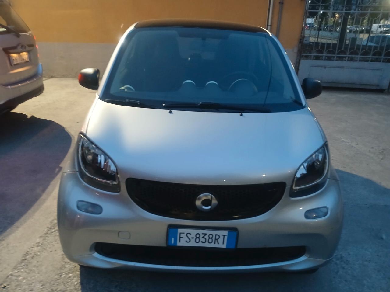 Smart ForTwo 70 1.0 Passion ***AUTOMATICA NAVIGATORE**IDONEA NEOPATENTATI