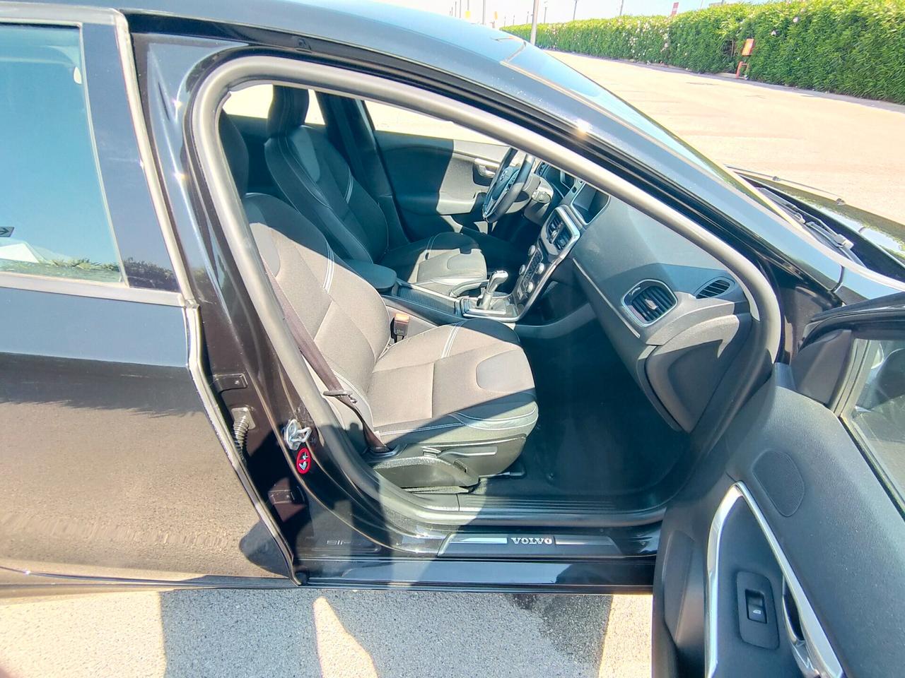 Volvo V40 D2 Momentum PERFETTA