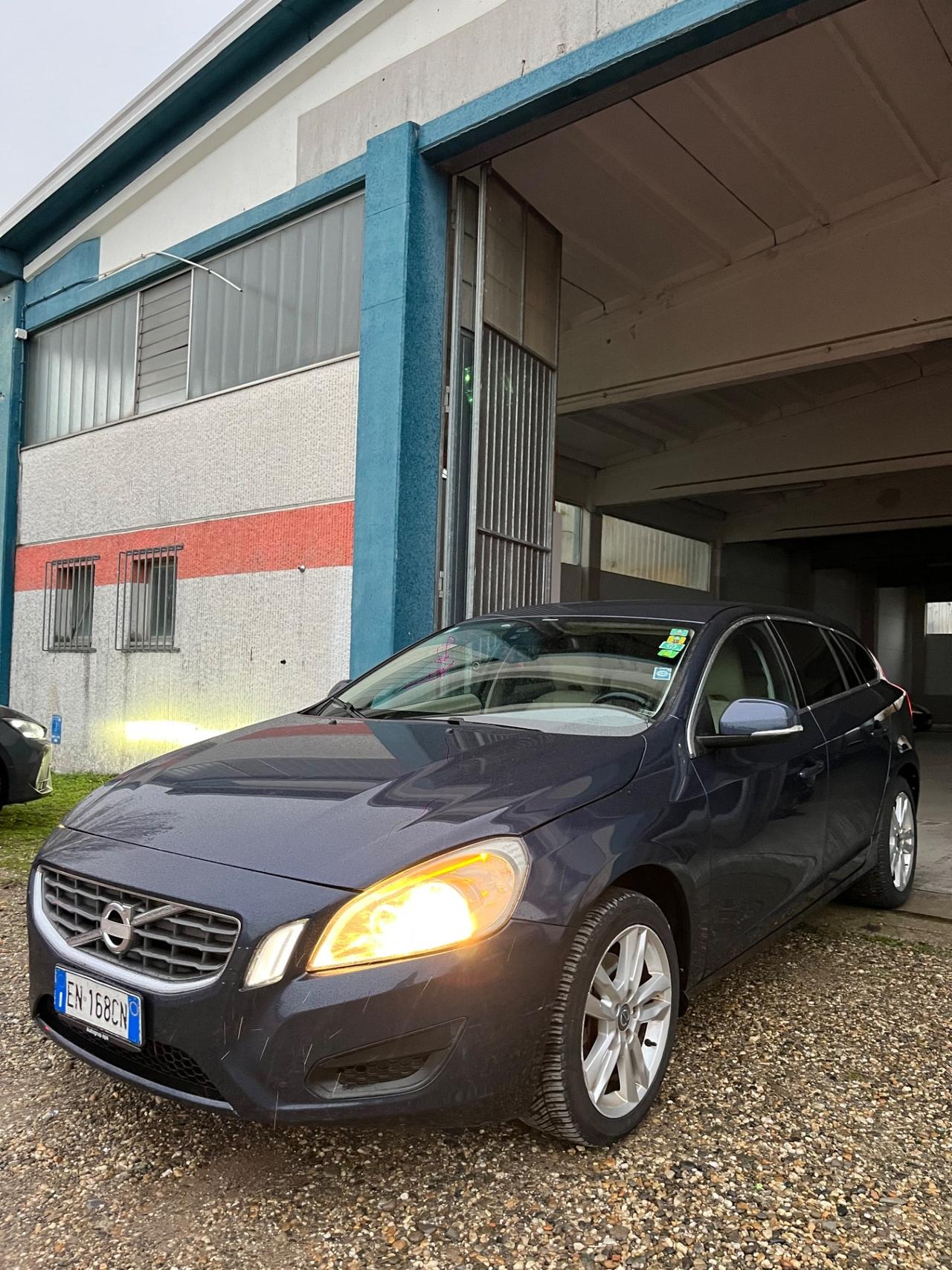 Volvo V60 D2 1.6 Powershift