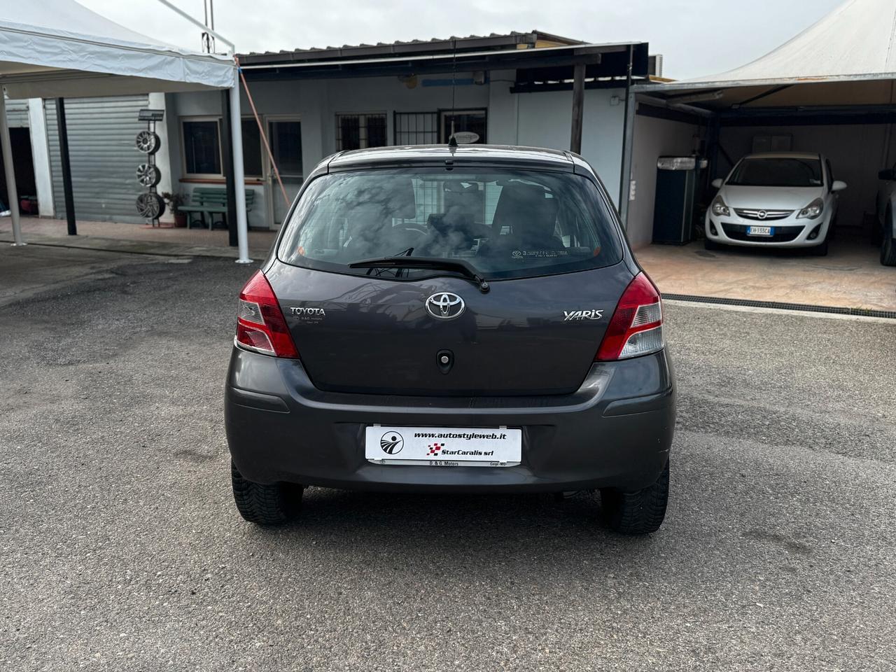 Toyota Yaris 1.0 69 Cv - NEOPATENTATI 2010