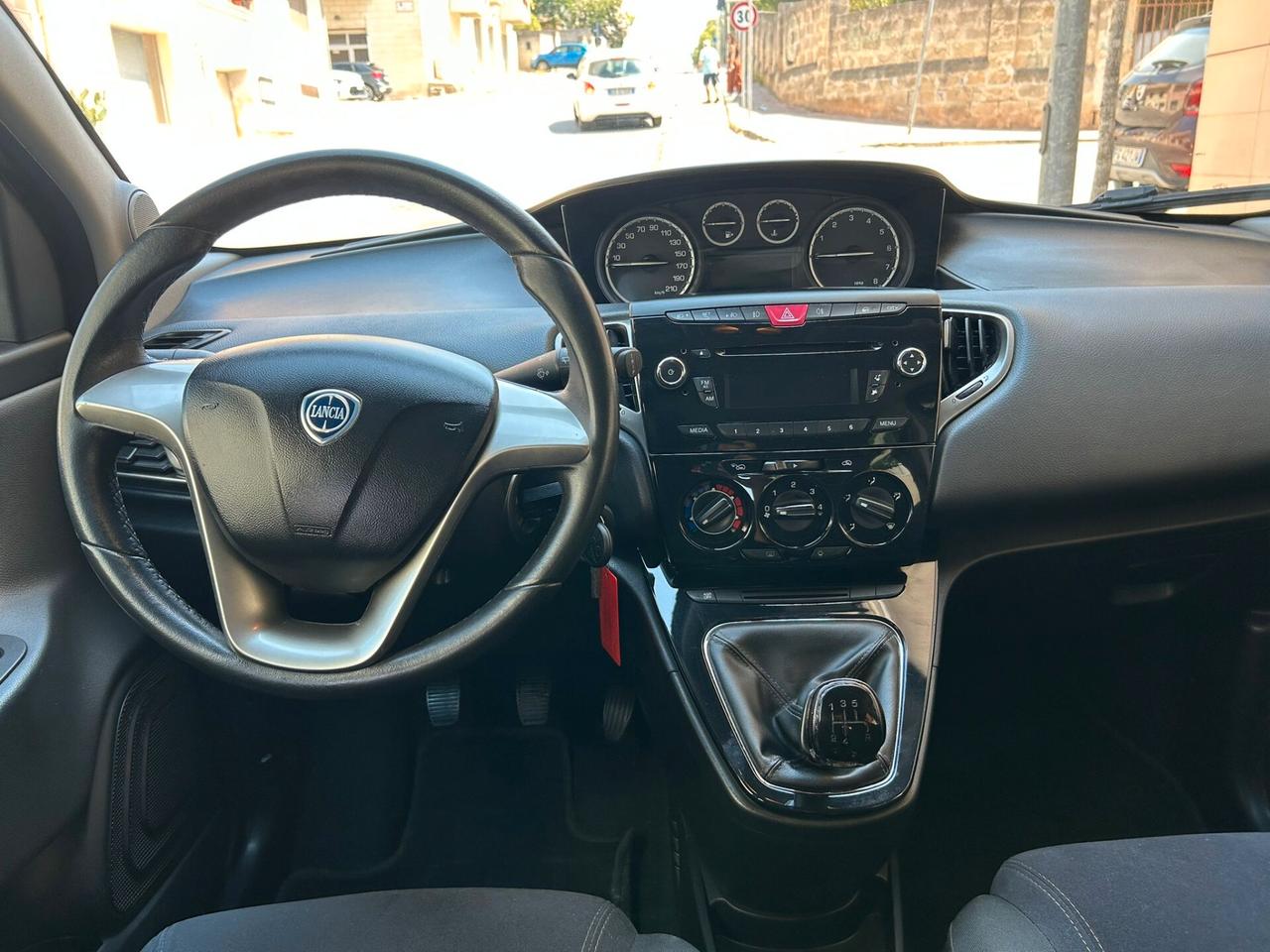 Lancia Ypsilon 1.2 69 CV 5 p. 'Platinum' 2014