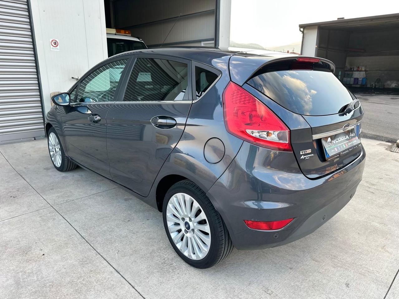 Ford Fiesta 1.4 TDCi 68CV 5 porte Titanium