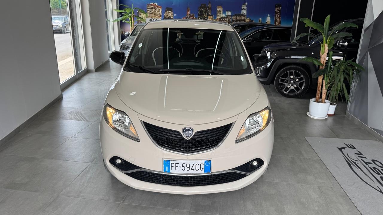 Lancia Ypsilon 0.9 TwinAir 85 CV 5 porte Metano Ecochic Gold