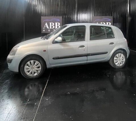 Renault Clio 1.2 75 CV – Ottime condizioni – Pronta all’uso