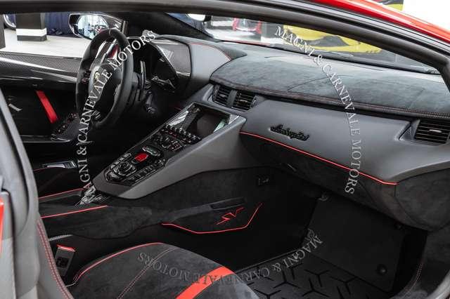 Lamborghini Aventador SV|(61 KM)DELIVERY MILEAGE|VAT|SPECIAL PAINT