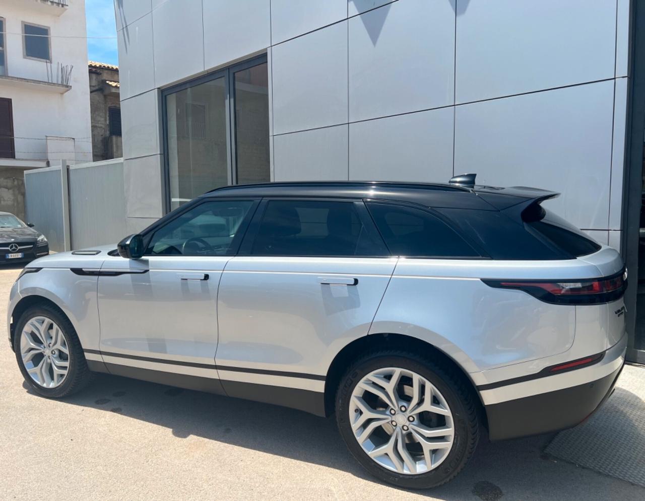 Land Rover Range Rover Velar 2.0 TD4 180 CV R-Dynamic HSE - prezzo €31.900