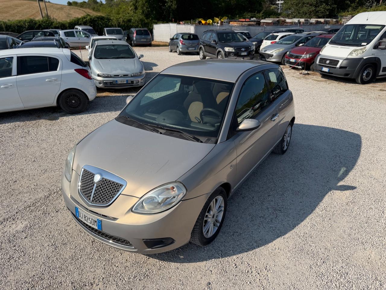 Lancia Ypsilon 1.3 MJT 90 CV Oro Giallo