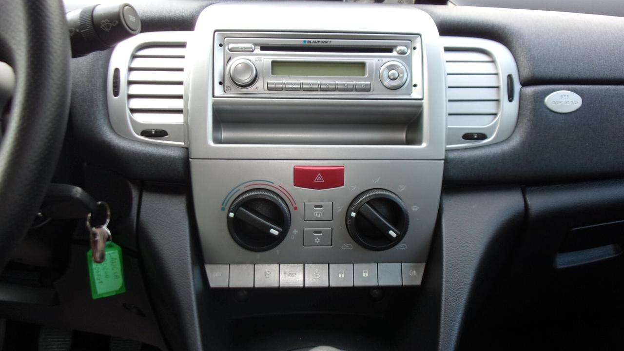 Lancia Ypsilon 1.3 MJT 90 CV Platino