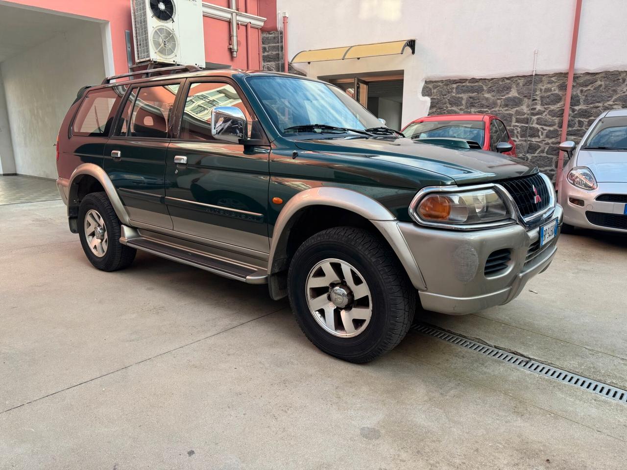 Mitsubishi Pajero Sport 2.5 TDI GLS