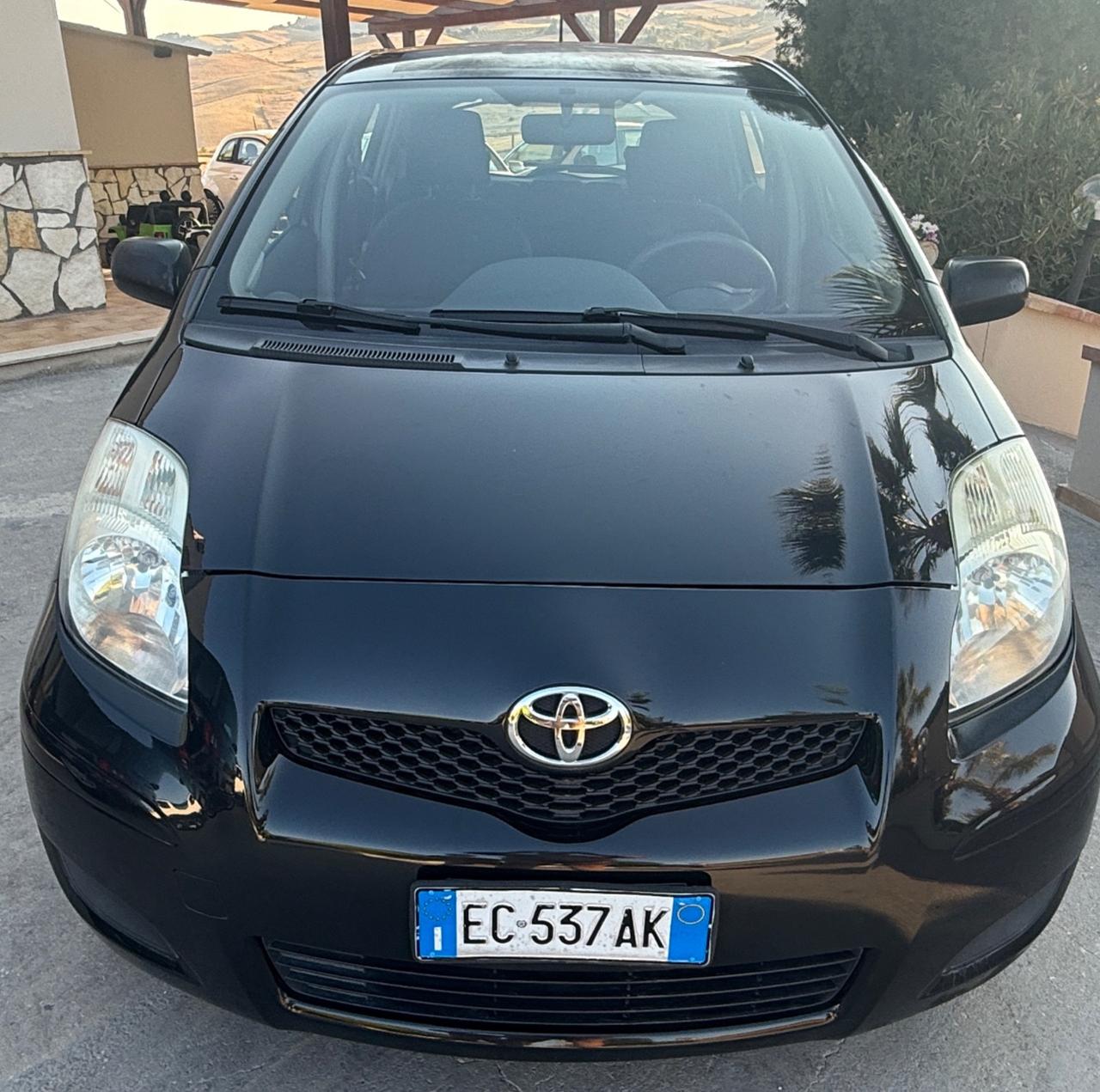 Toyota Yaris 1.0 5 porte