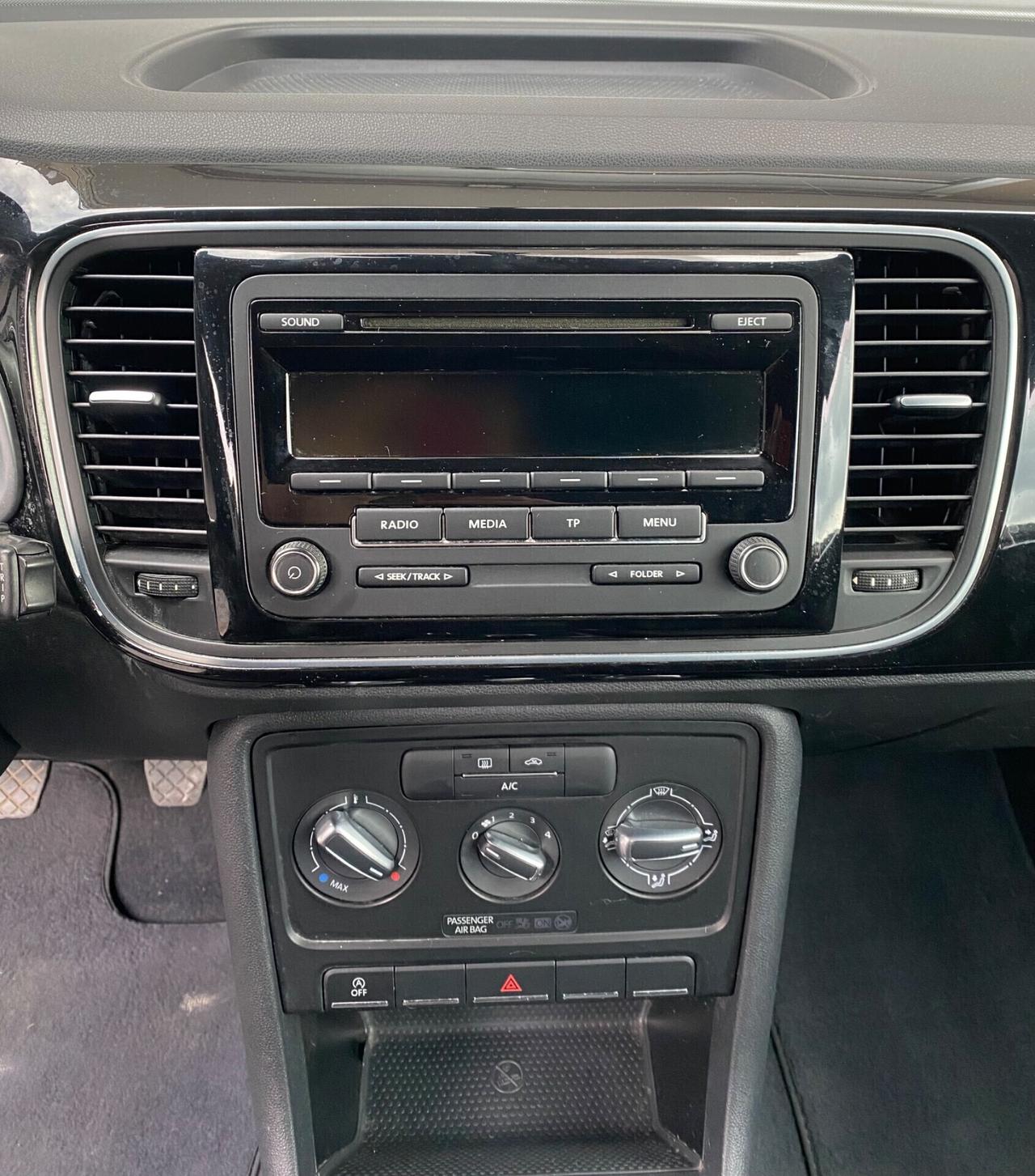Volkswagen Maggiolino CABRIO 2.0 TDI 110cv Sport