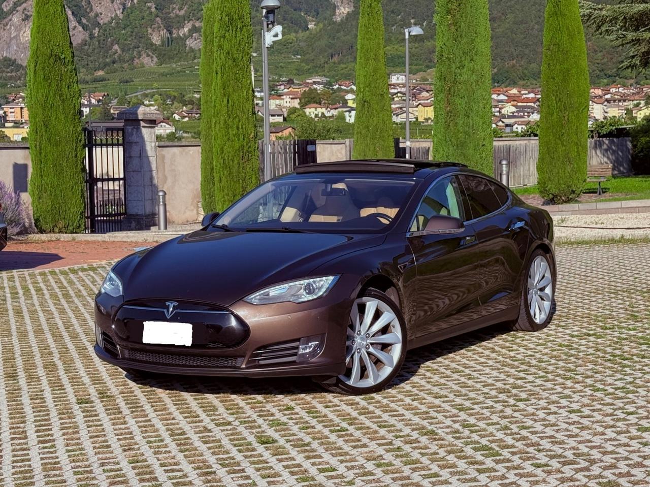 Tesla Model S 85 ,,RICARICA GRATIS A VITA”