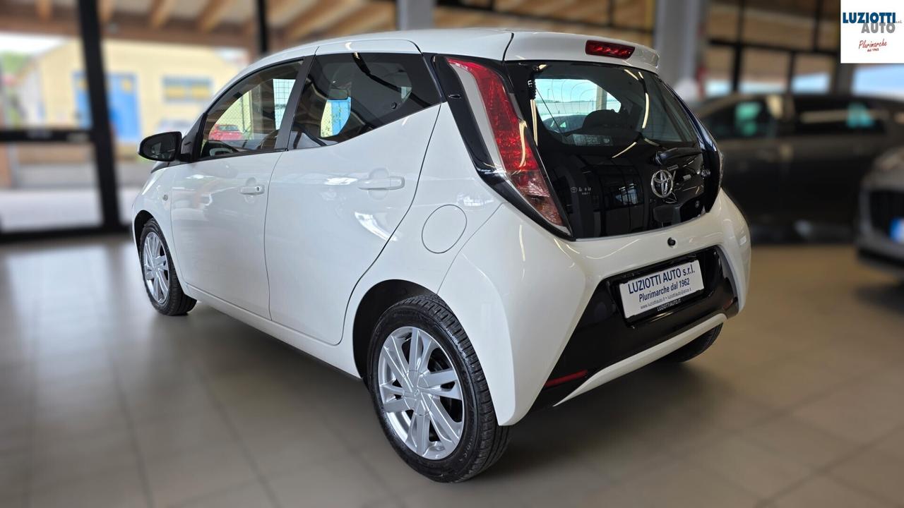 Toyota Aygo 1.0 VVT-i 69 CV 5 porte x-cool