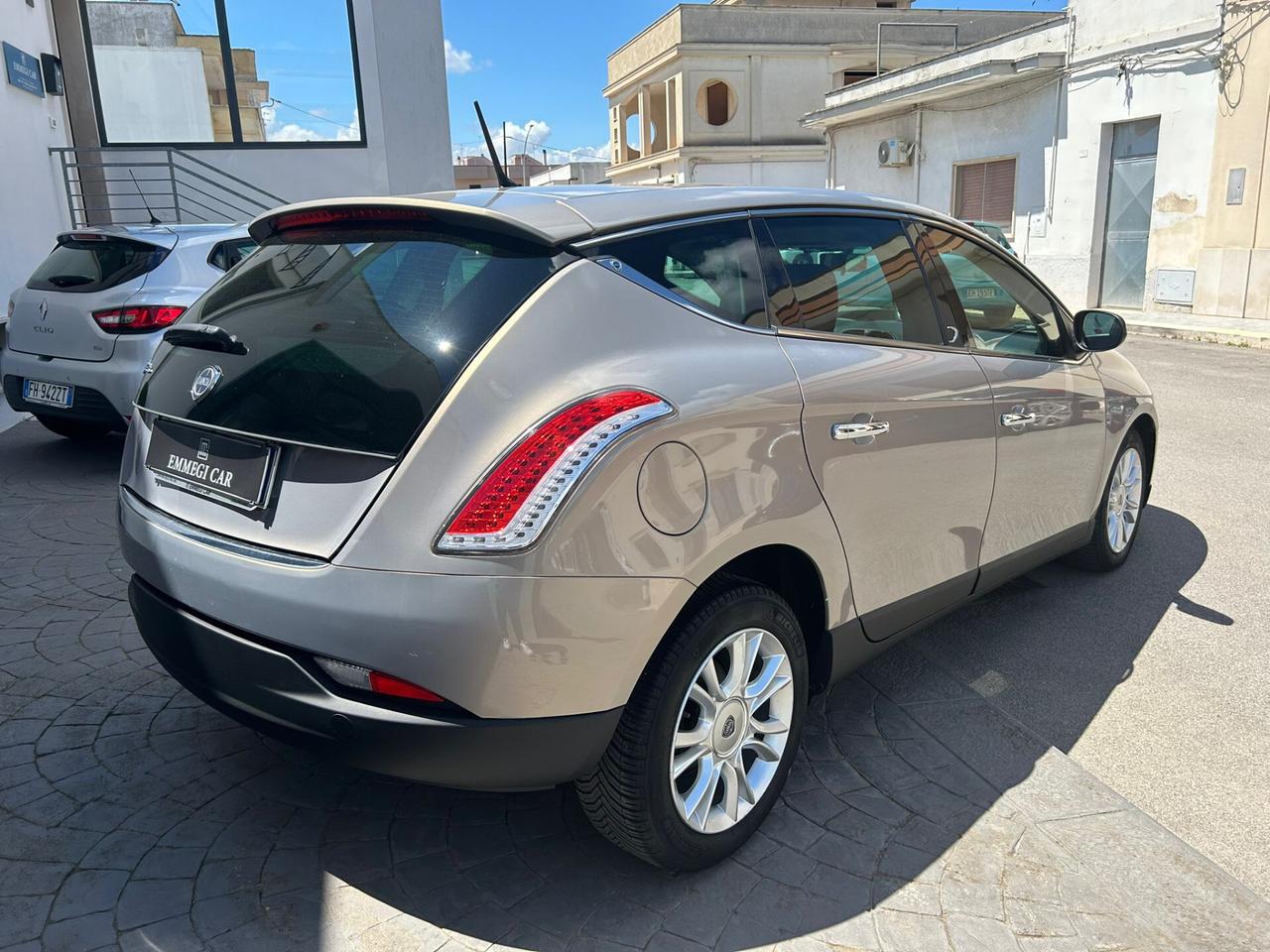 Lancia Delta 1.6 MJ 120Cv AUTOM. Km99.000-2012