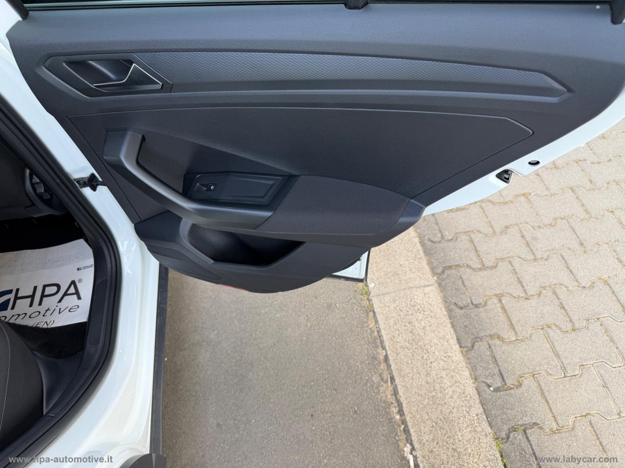 VOLKSWAGEN T-Roc 2.0TDI LED CARPLAY PARK ASSIST ACC