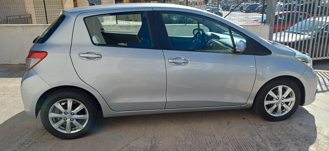 Toyota Yaris 1.4 D-4D 5 porte Lounge