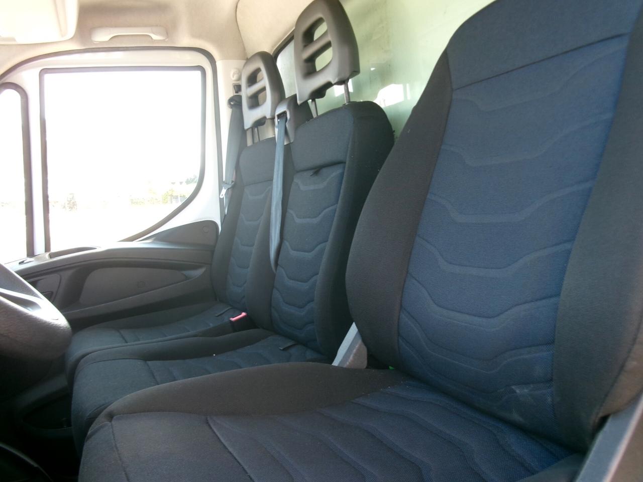 Iveco Daily 35S15 3000 150CV E6 FURGONE+PEDANA CARICATRICE 8 PEDANE 170000KM