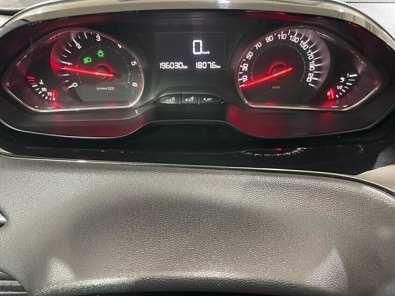 Peugeot 208 1.4 HDi 68 CV 5 porte Allure